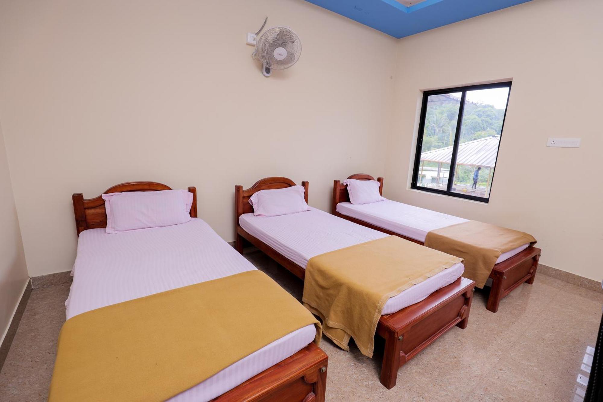 Sky Blue Homestay With Pool Vythiri Exterior photo